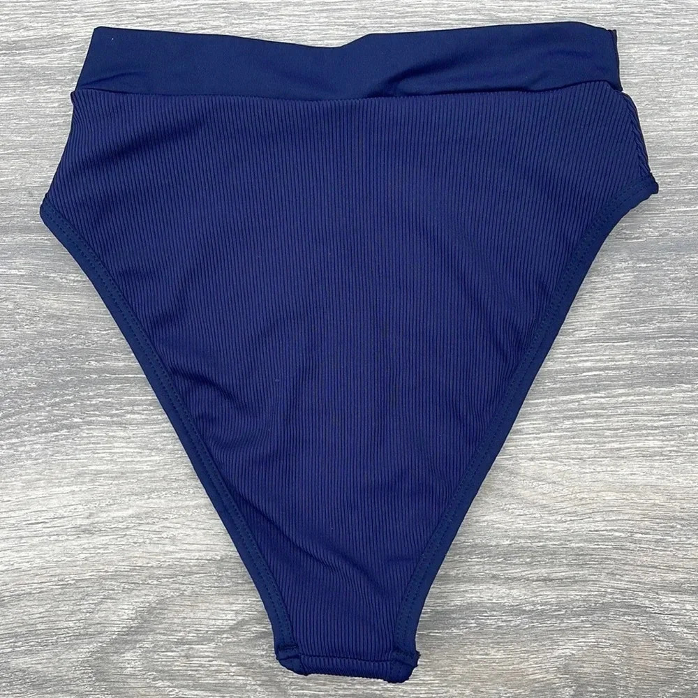 L*Space Tie Dye Wilder Bikini Top & Frenchi Bottoms, midnight blue - Picture 9 of 16